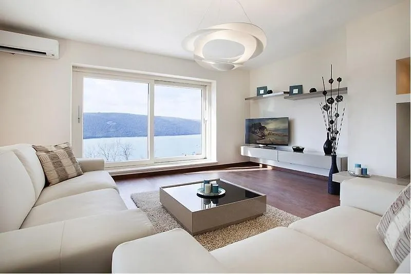 Villa Royal Blue Trget 0*,  Croazia